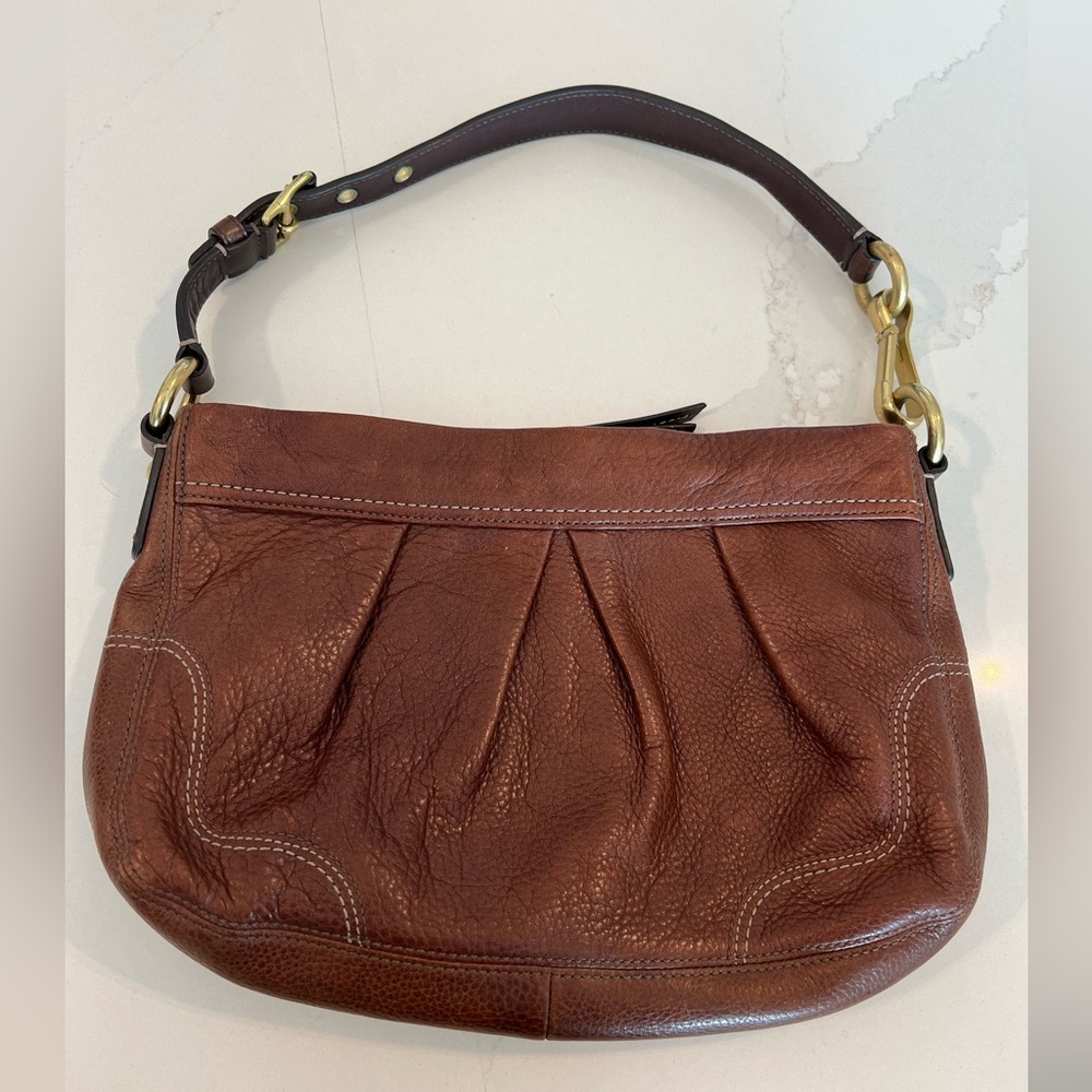 Coach Hampton pleaded brown leather shoulder bag. EXCELLENT condition.